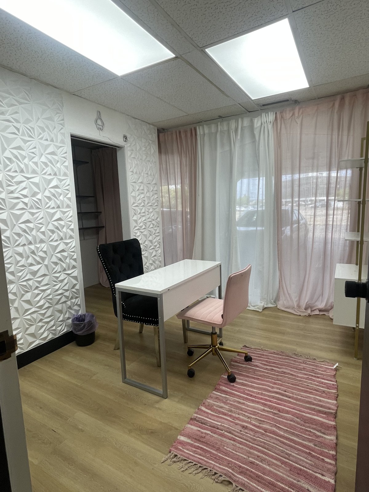 Suite Haus Southfield salon suite interior 1